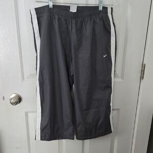 Nike WOMENs Charcoal and White Athletic CAPRI Xl